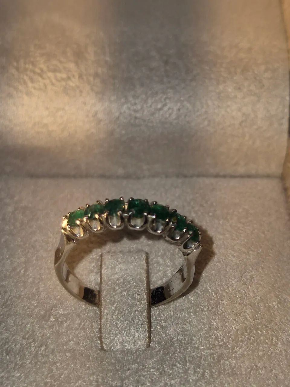 Meia Aliança Esmeralda Ouro Branco 18k - Foto 3