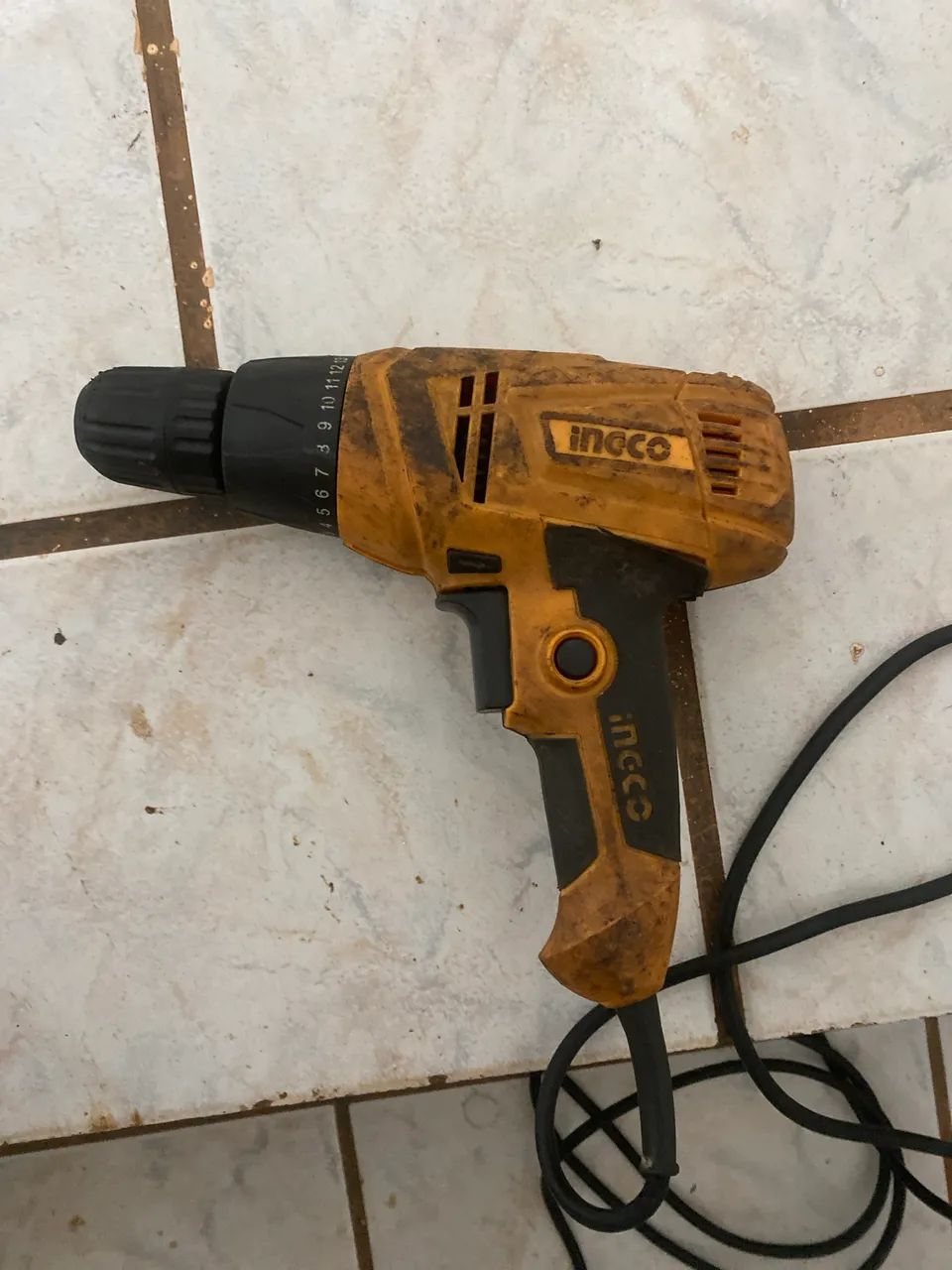 Furadeira parada