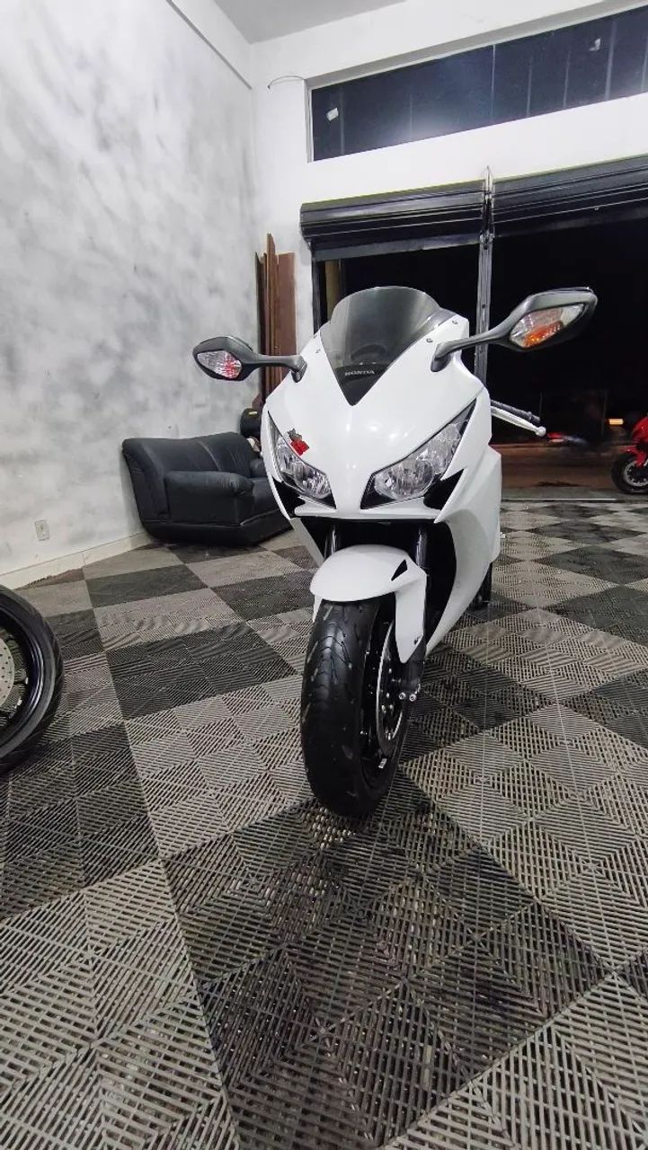 CBR 1000RR Fireblade  - Foto 3
