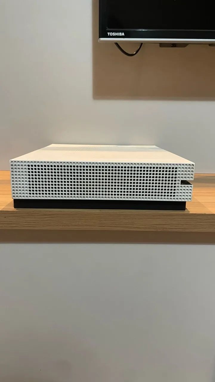 Xbox One S 1TB + 2 controles - Foto 2