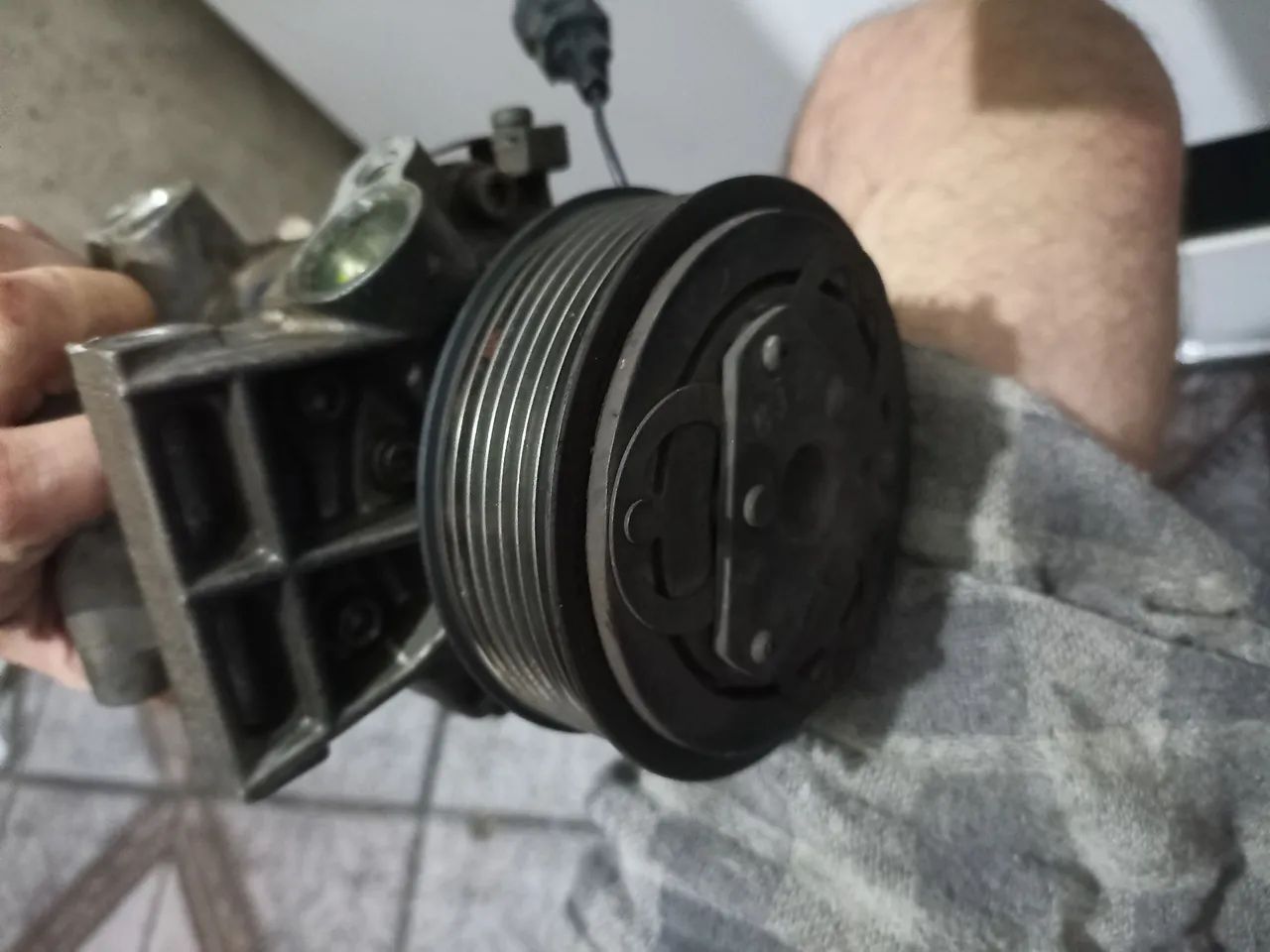 Compressor do ar condicionado do Nissan march Versa manual - Ar