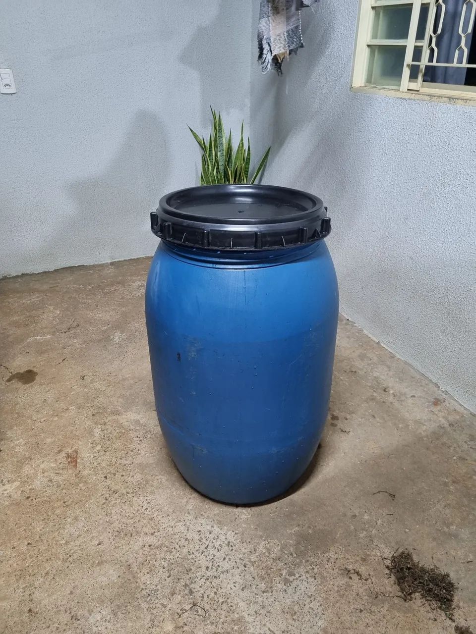 Máquina de frango, balança e galão  - Foto 3