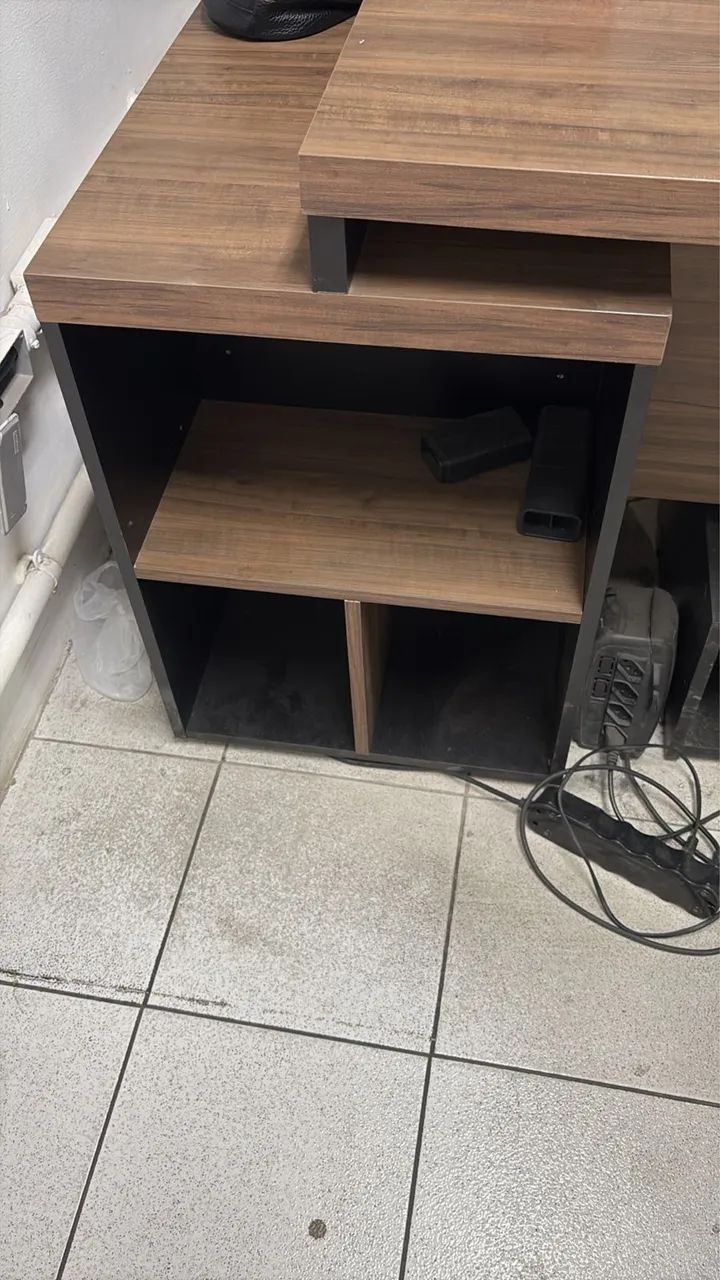 Mesa de escritório com gavetas  - Foto 3