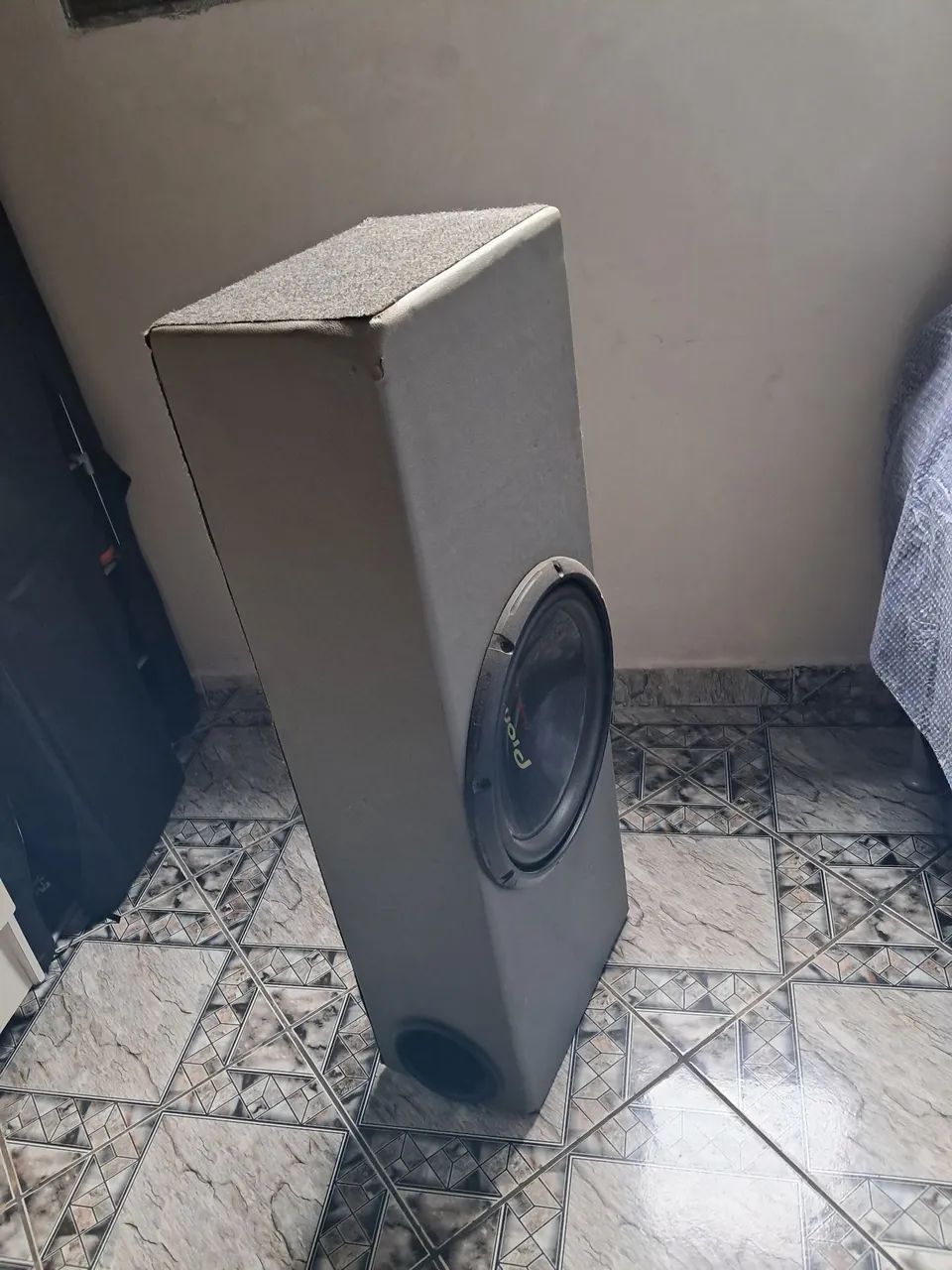 Vendo caixa com grave zerada 
