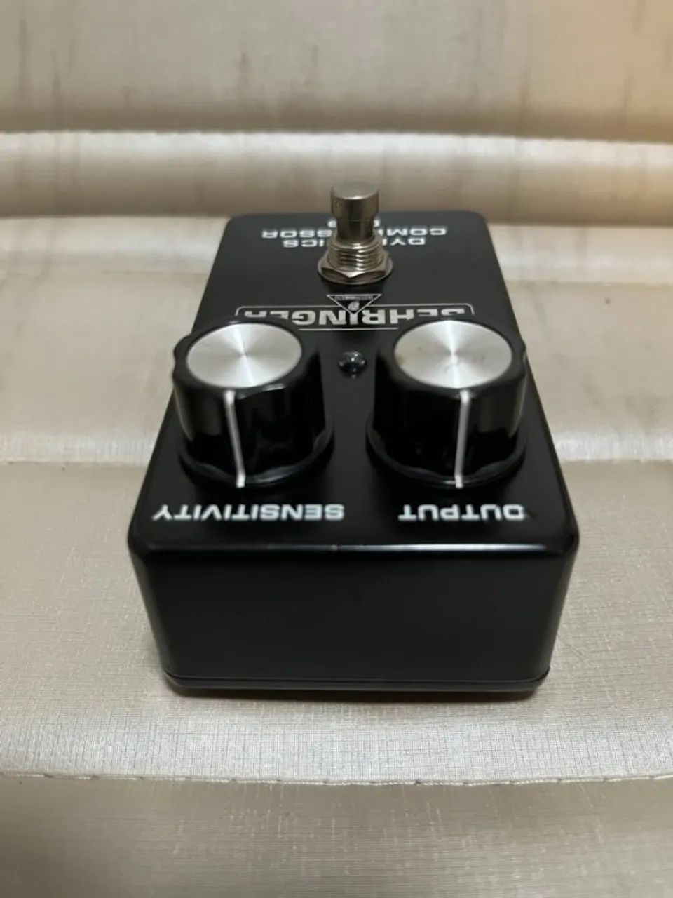 Pedal Behringer Dynamics Compressor DC9 - Conservadão!! - Foto 3