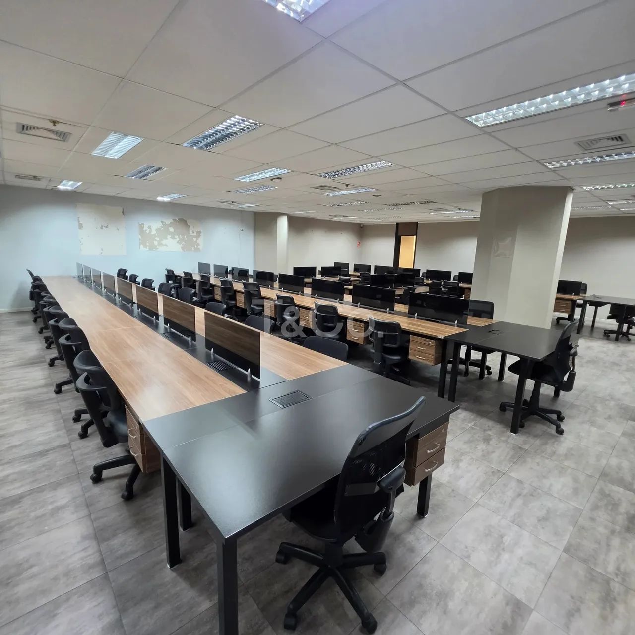 Sala Comercial Mobiiliada Para Locação