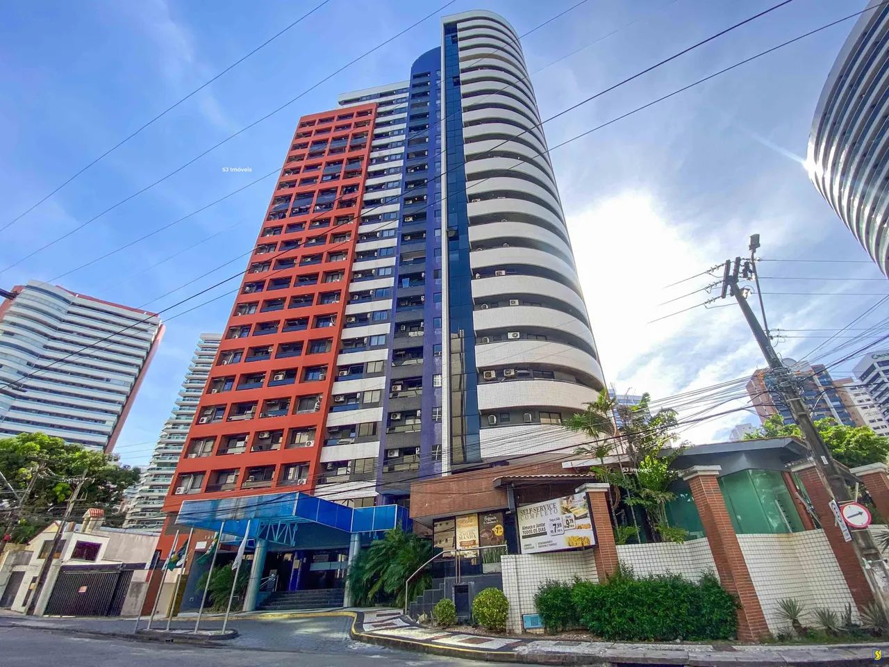 Apartamento mobiliado com suíte no Meireles