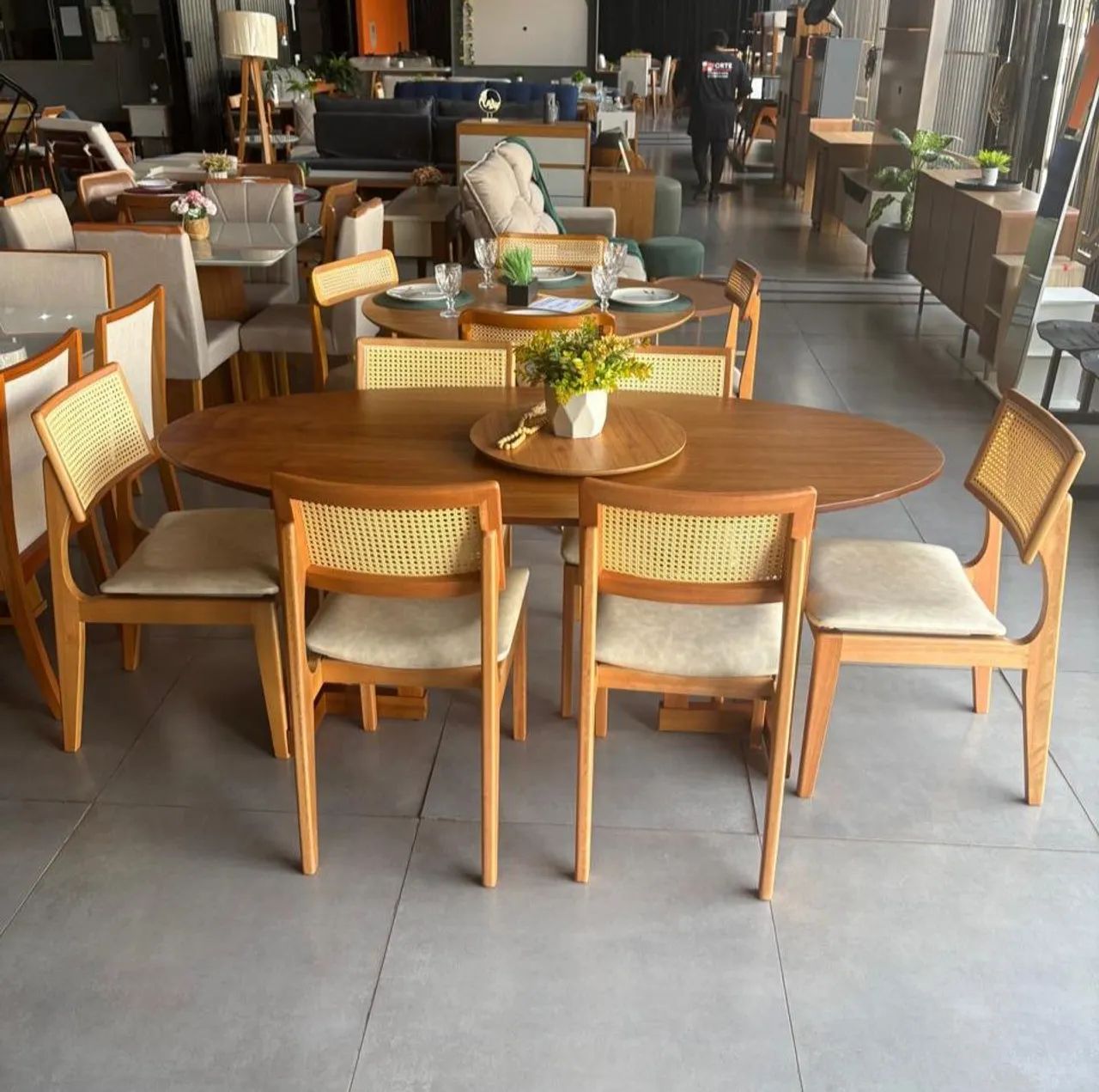 Mesa oval com 6 cadeiras Nova a pronta entrega  - Foto 4