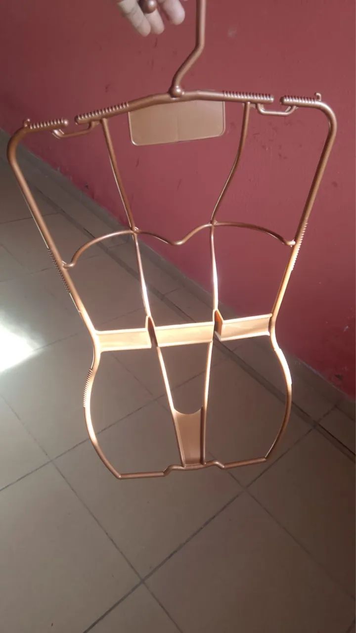 Manequim semi-novo