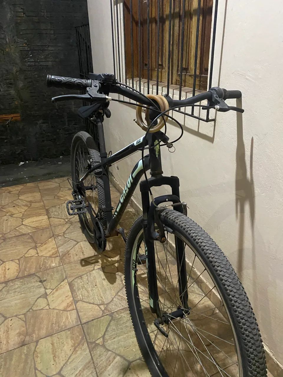 Vendo bicicleta Caloi Velox preta - Foto 2