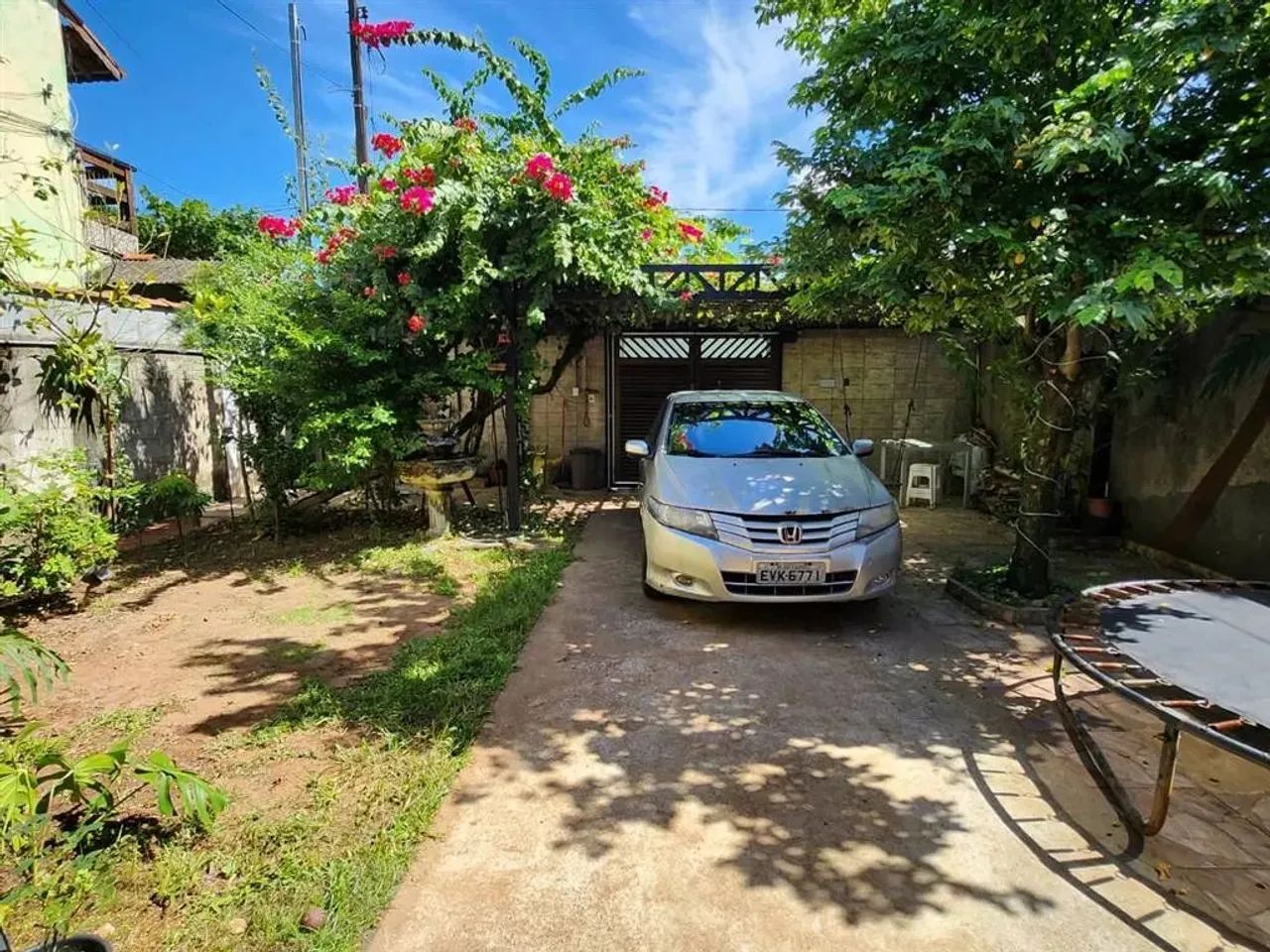 Vendo ótima casa isolada com edicula e com 2 dormitórios no Catiapoã em SV!!!!
