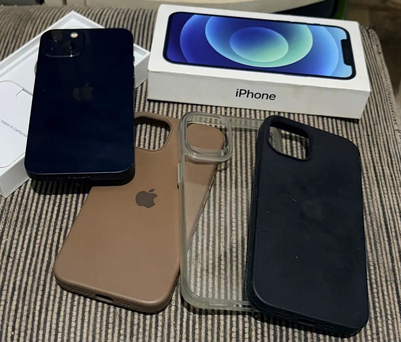 iPhone13 256GB　ブラック iPhone 13 Black 256gb Excelente!!!! - Celulares e Smartphones
