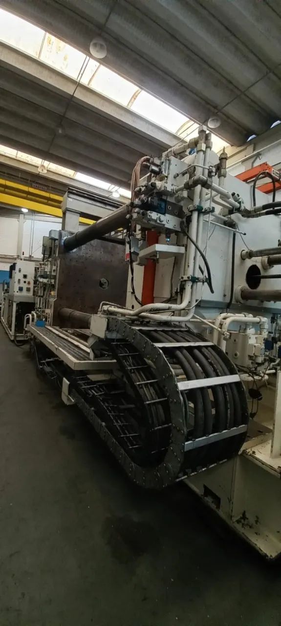 INJETORA DE PLASTICOS KRAUSS MAFFEI  - Foto 3