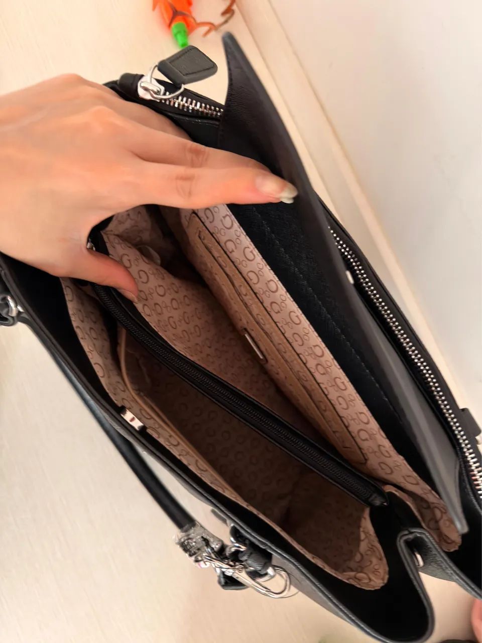 Bolsa Guess Original Nunca Usada - Foto 5