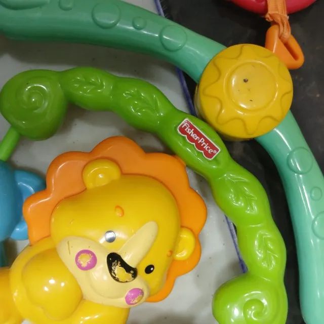 mobilie infantil colorido e com som
