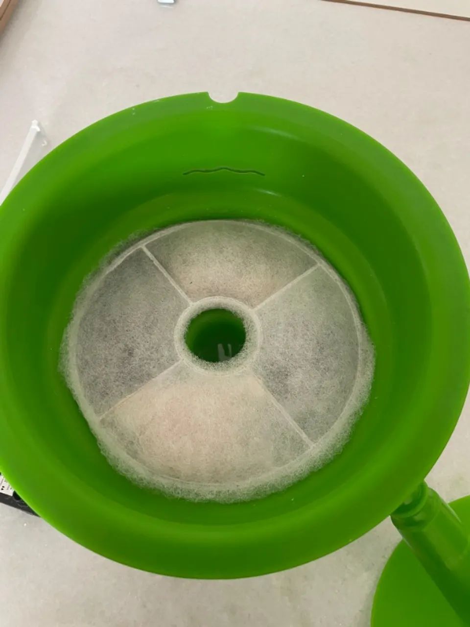 Catit Fonte de flores com filtro de ação tripla, fonte de água potável para gatos, 3 L - Foto 6