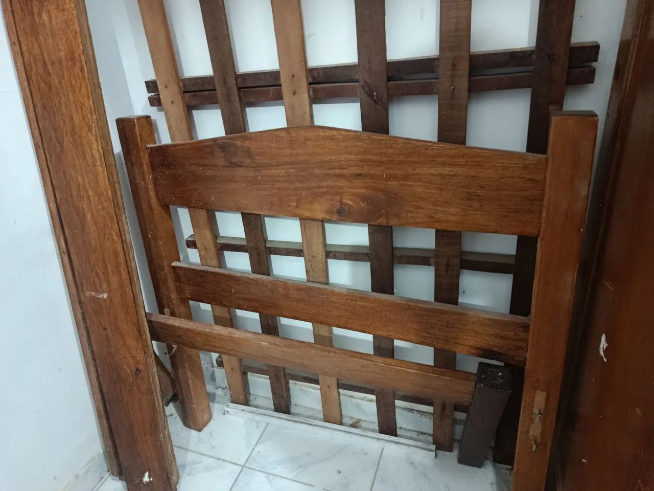 Cama de madeira maciça  - Foto 2