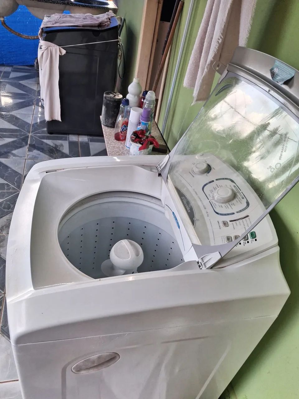 Vendo máquina de lavar eletroxu 12 kilos - Foto 4