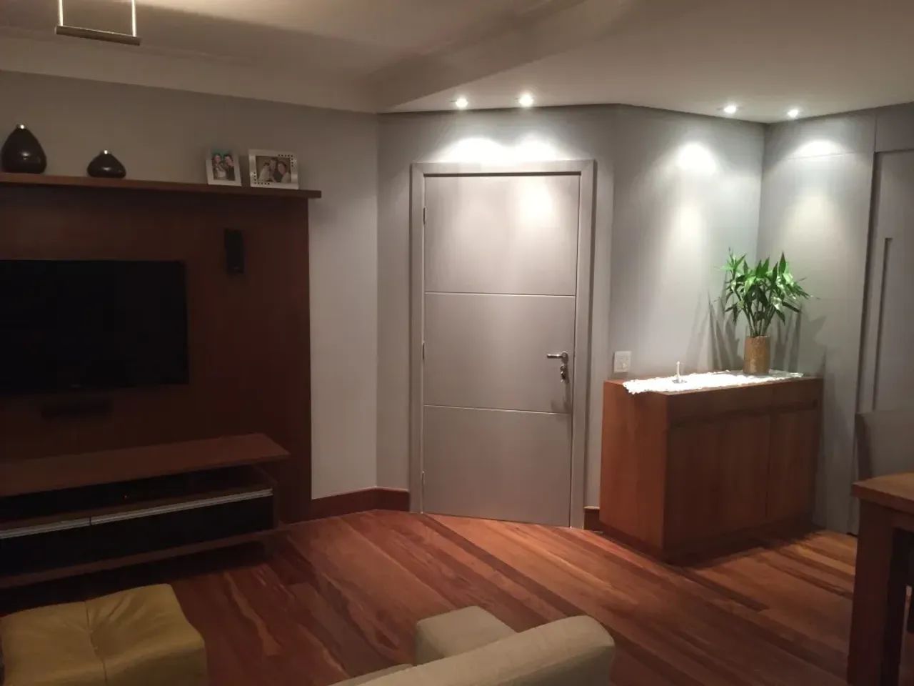 Apartamento espaçoso com varanda gourmet e muita lazer - Foto 4