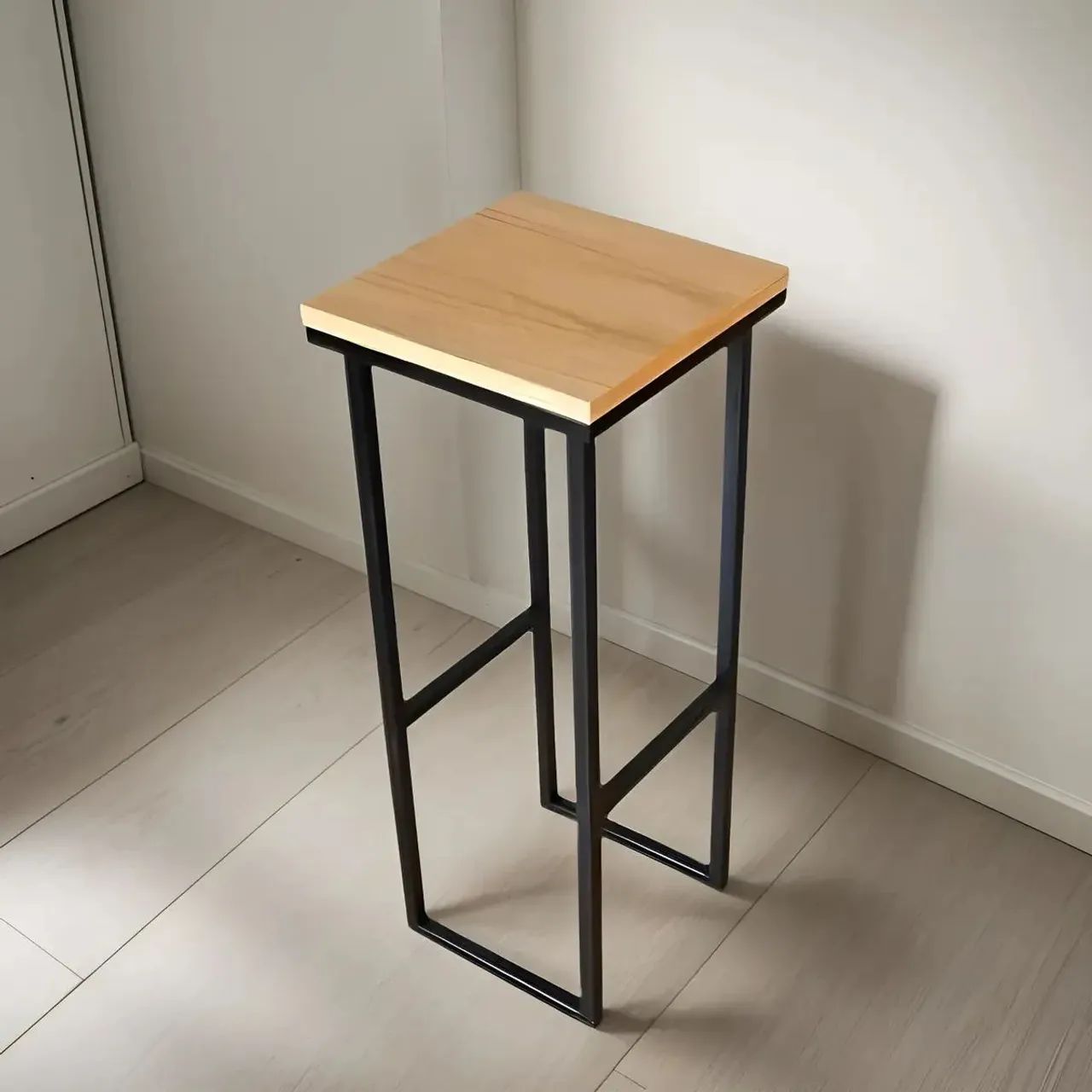 Banqueta de metalon 