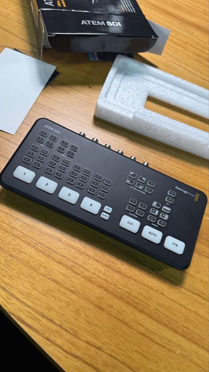ATEM mini SDI BlackMagic com conversores HDMI