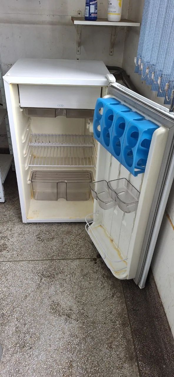 Frigobar 120 L pouco uso - Foto 3