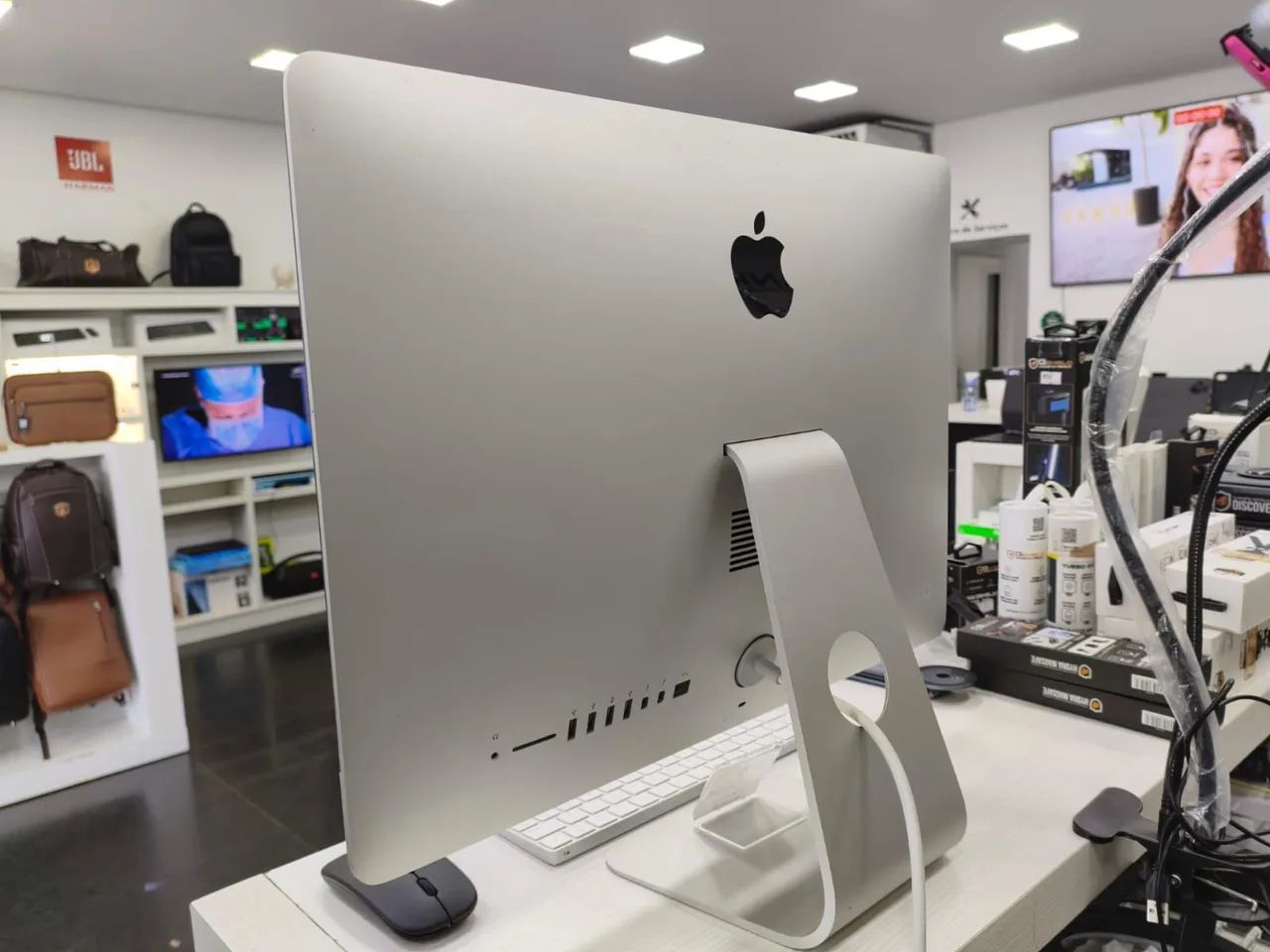 iMac 21 polegadas 4k (retina- 1TB de armazenamento) - Foto 4