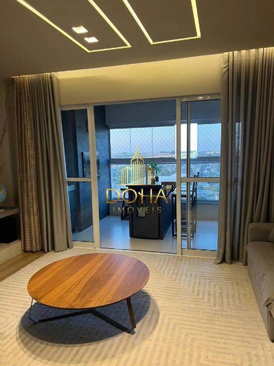 APARTAMENTO MOBILIADO NO CENTRO COM 2 VAGAS E AMPLO ESPAÇO INTERNO! - Foto 3