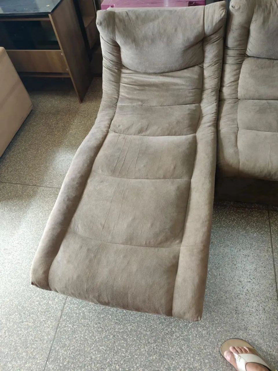 Sofá com chaise 2.15cm x 1.60cm conservado ((ENTREGO GRATIS)) - Foto 2