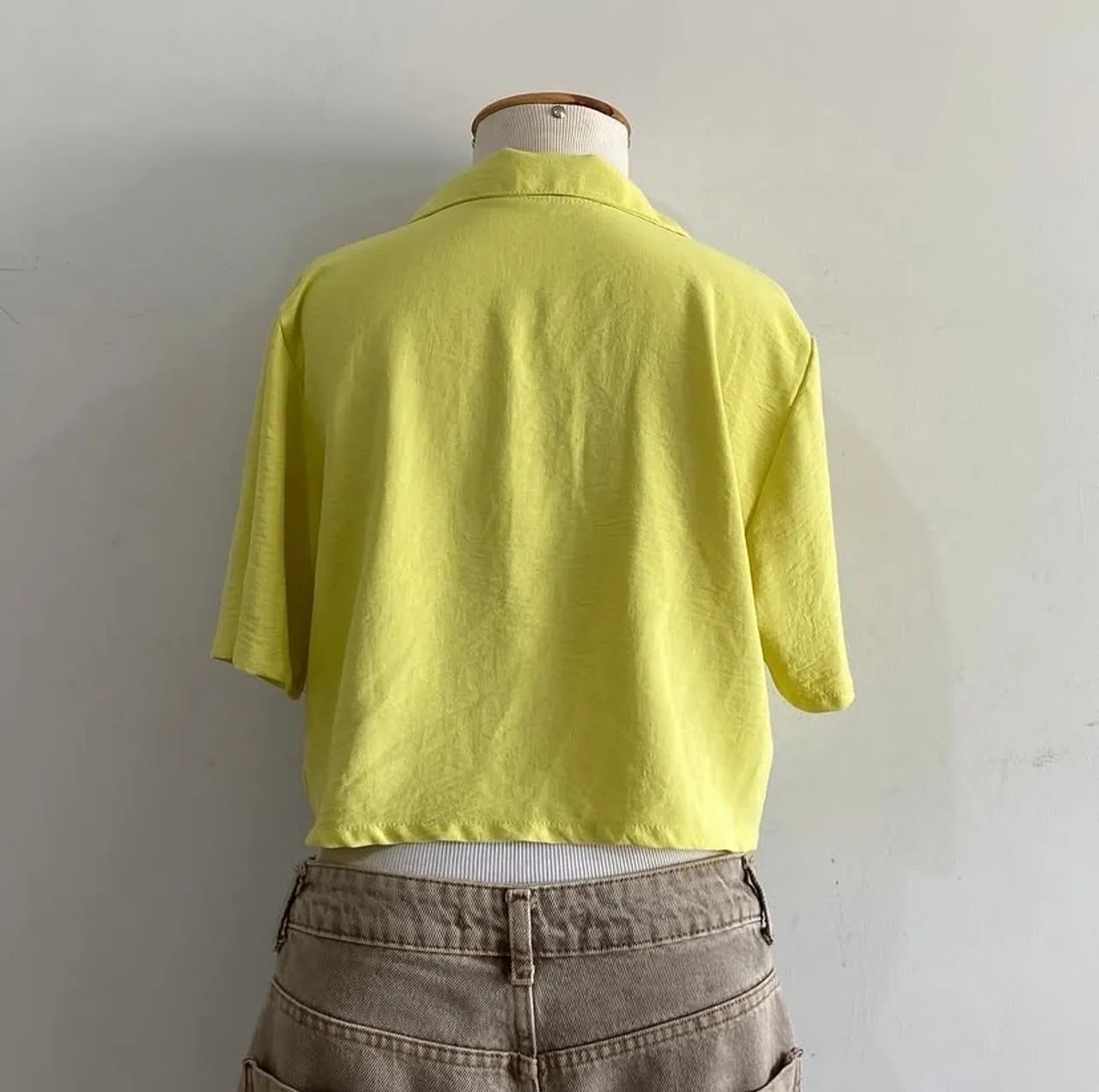Camisa Cropped amarela - Foto 4
