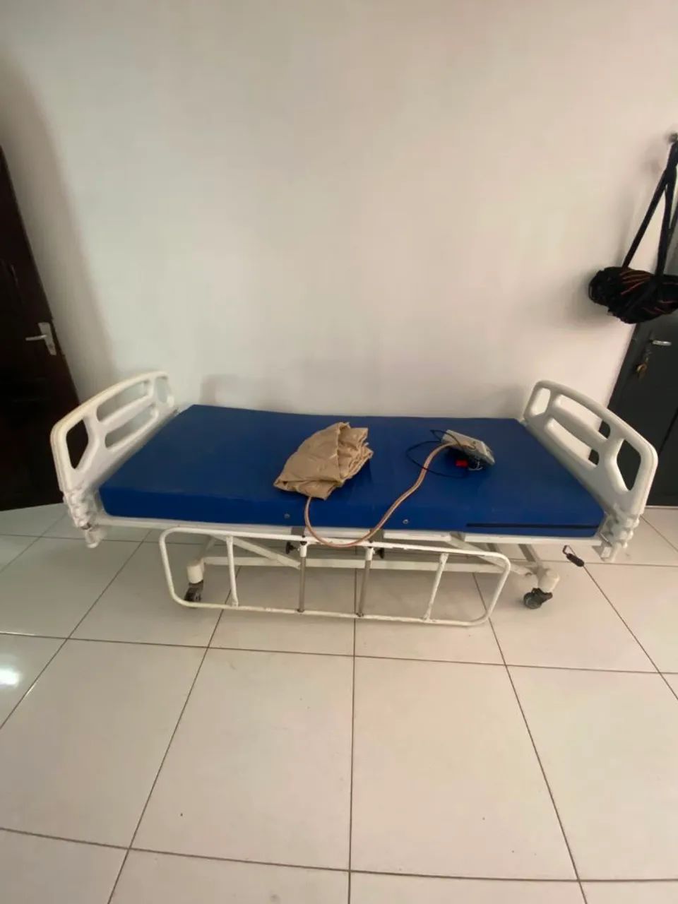 CAMA HOSPITALAR À VENDA
