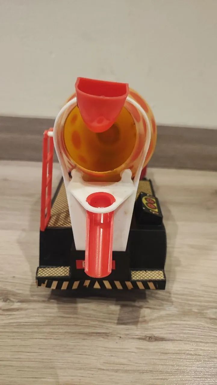 CAMINHÃO ELKA BETONEIRA NOVO NA CAIXA!<br>R$ 2500,00 + FRETE <br>TRATAR 44- * WILSON - Foto 2