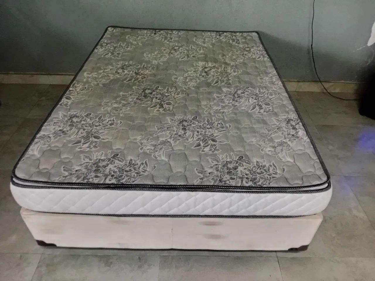 Vendo cama de casal padrão entrego  - Foto 2