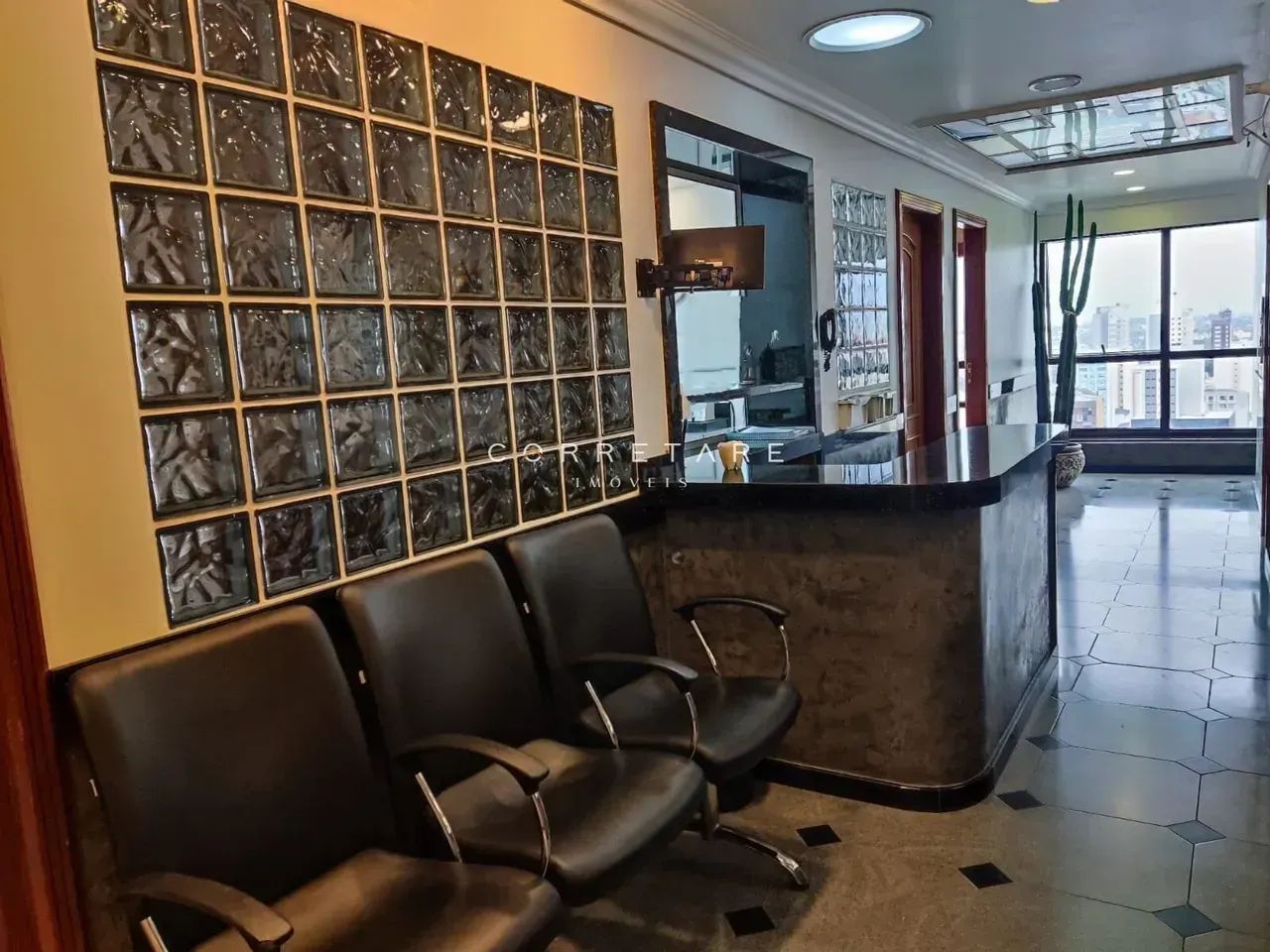 EXCELENTE SALA COMERCIAL EDIFÍCIO CENTER TOWER - CENTRO DE CURITIBA - Foto 3
