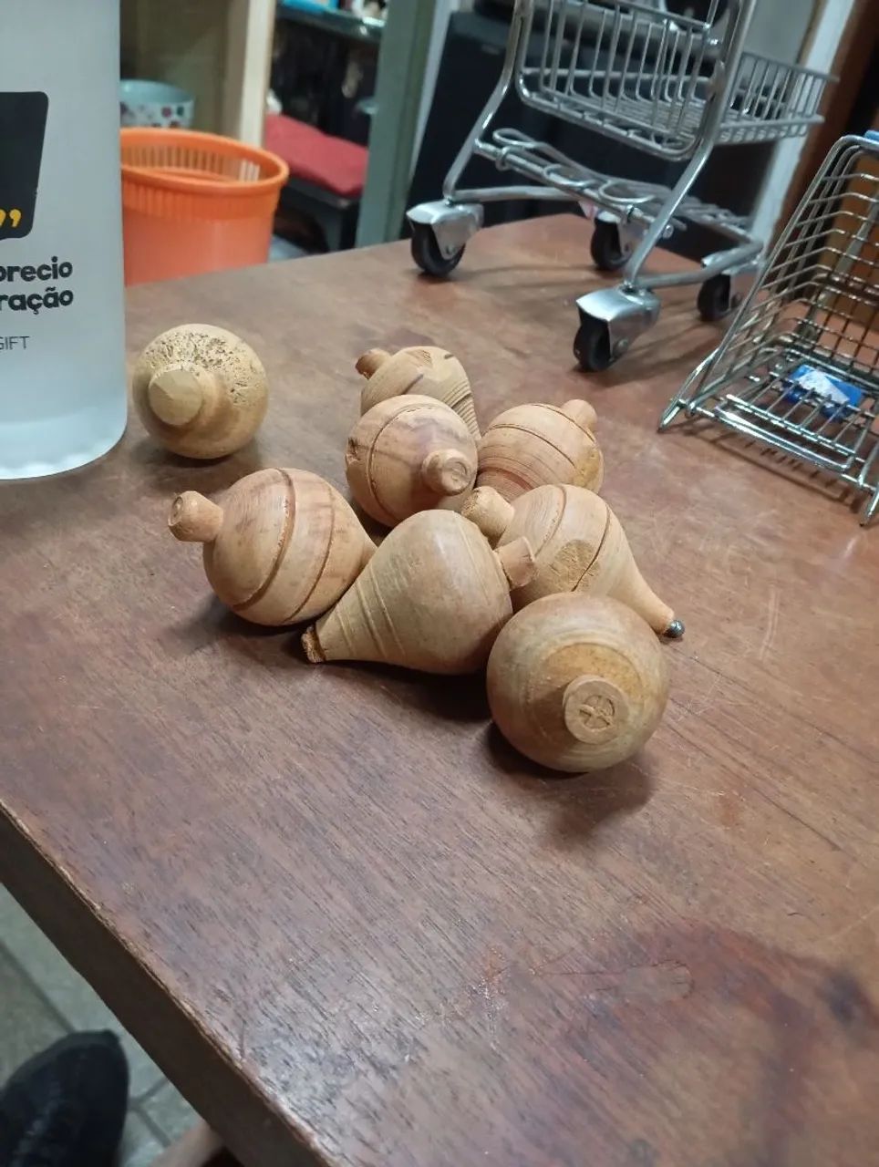 Piões de madeira. Brinquedo antigo. - Foto 3