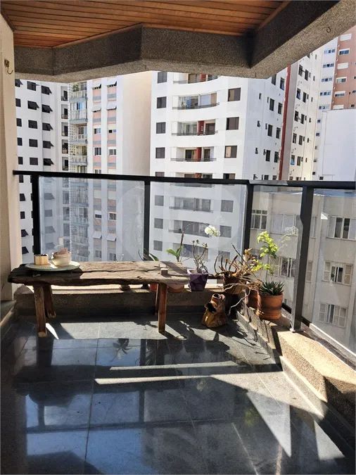 Apartamento com 3 quartos para locação em Pinheiros - SP