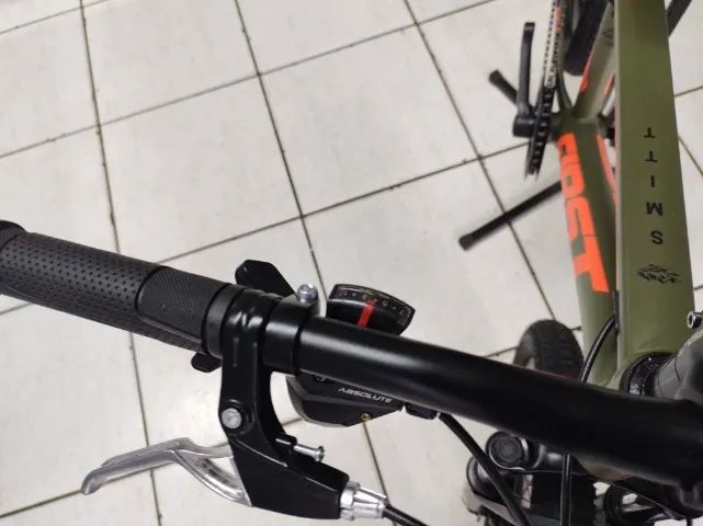 MTB infantil aro 20" alumínio 7V First modelo Smitt nova com suspensão e freios a disco. - Foto 3