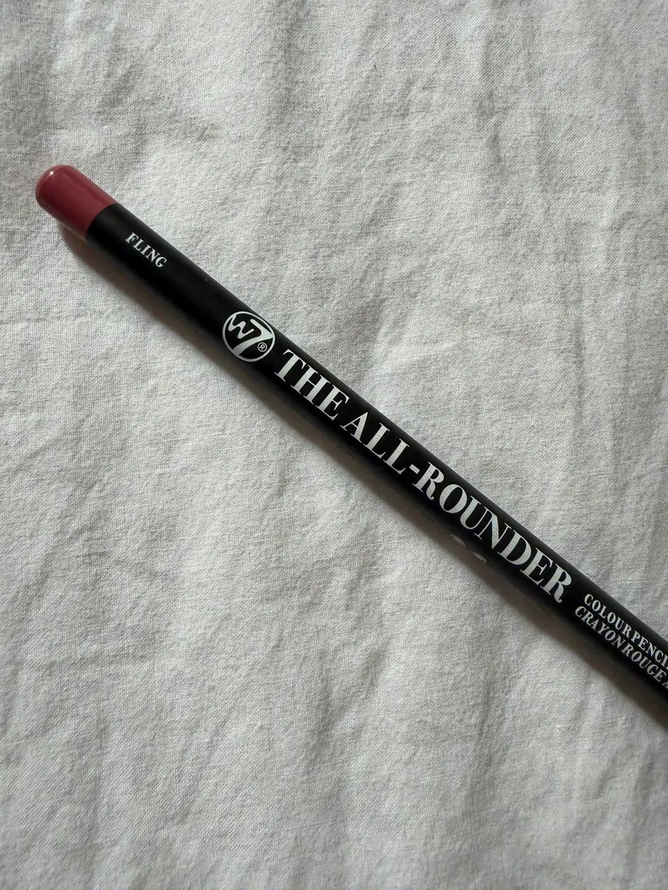 Lápis delineador labial/olhos W7 - comprado em Paris - Foto 3