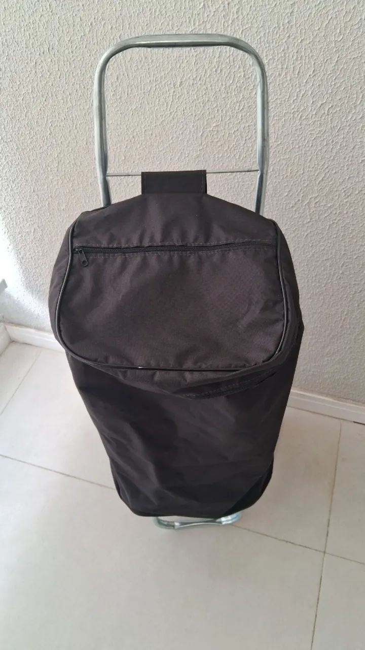 Carrinho de compras com rodinhas