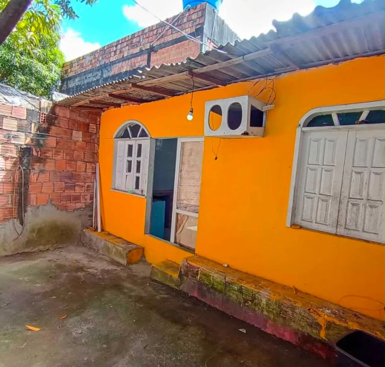 %Vendo casa com urgência no Tapana 