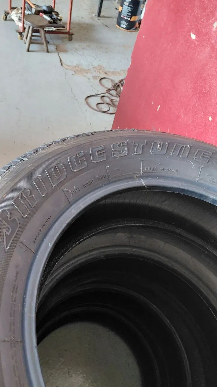 Pneus BRIDGESTONE  265/60 R 18  - Foto 3