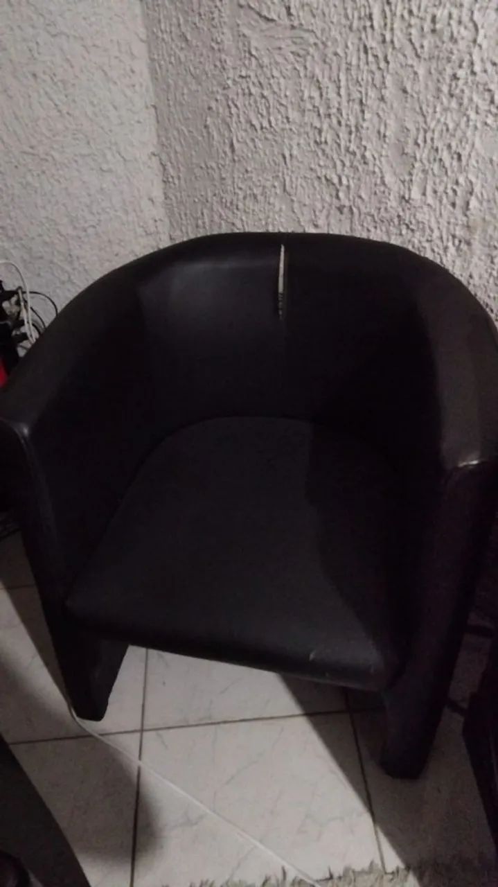 POLTRONAS DE COURO PRETA65104746366209121