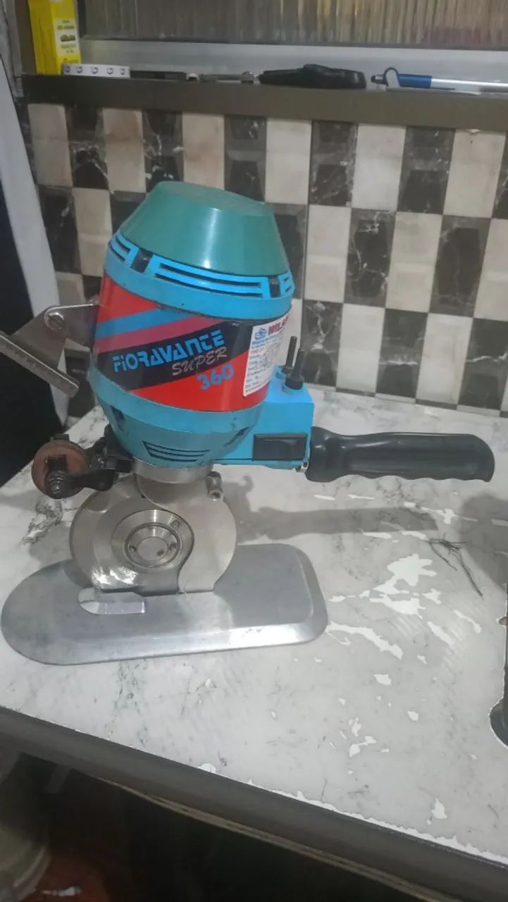 Máquina de corte confecção 