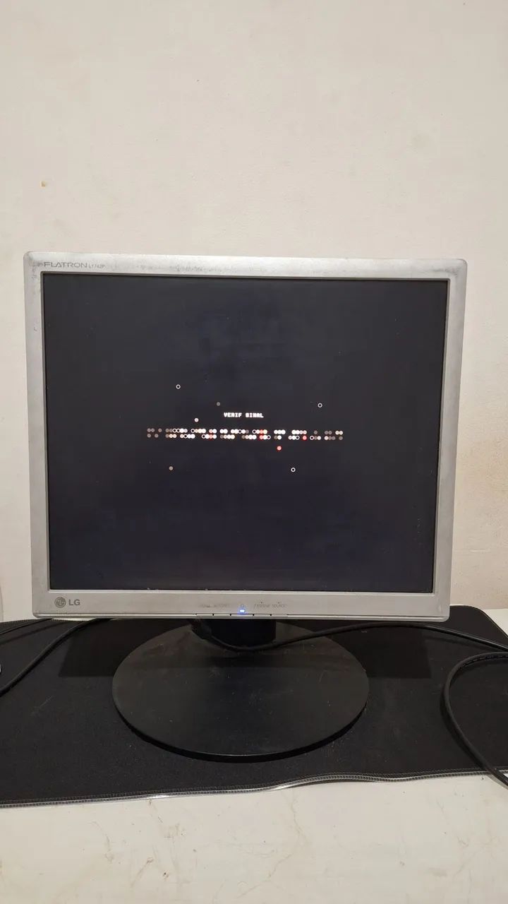 Monitor LG 17 Polegadas ótimo estado sem manchas pegando perfeitamente
