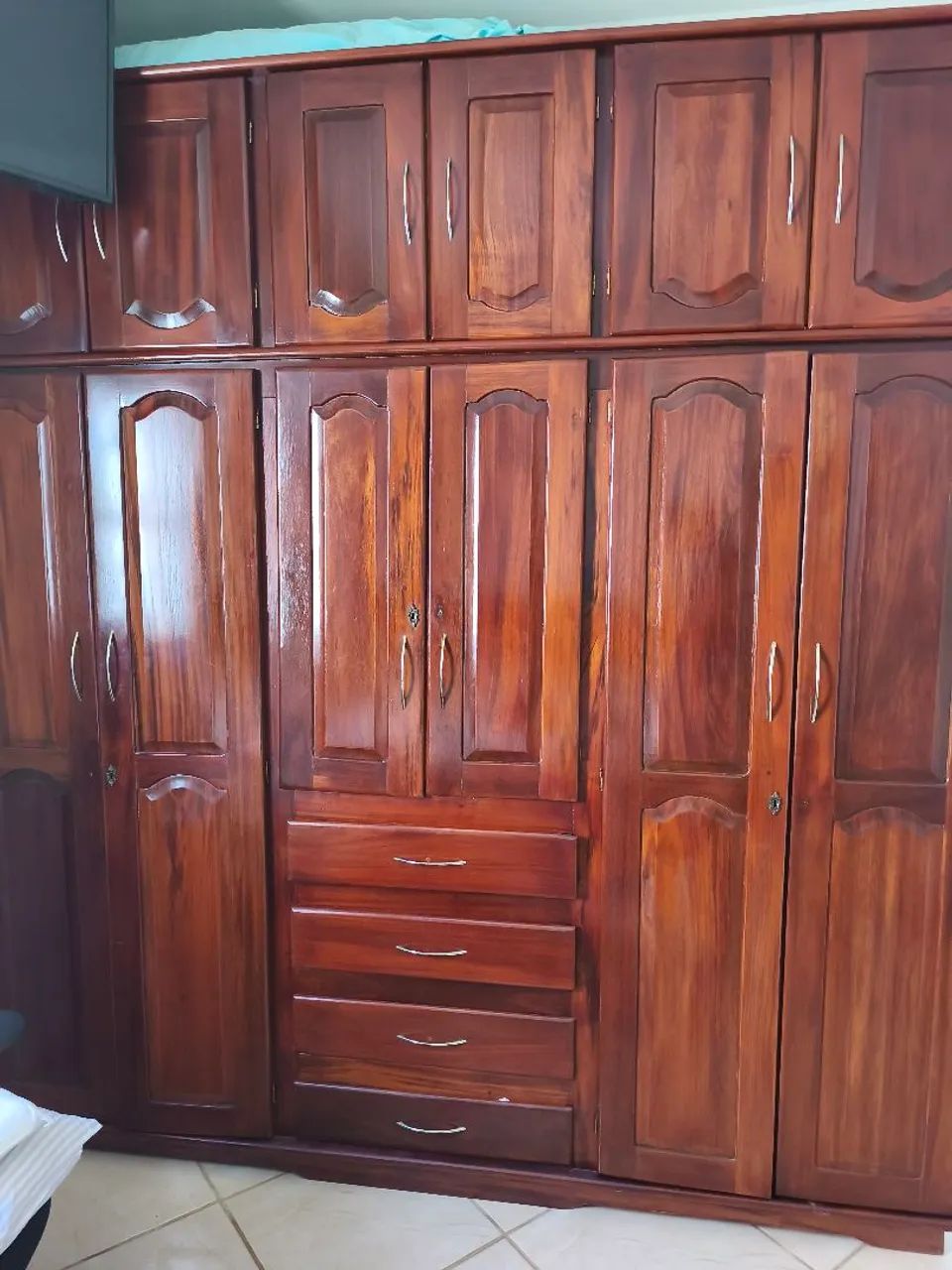 Guarda roupas de madeira  - Foto 3