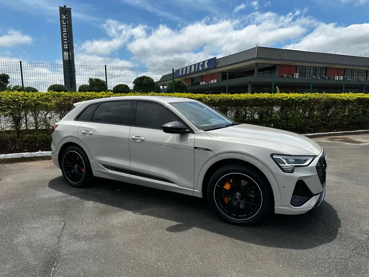 Audi E-Tron PERFORMA. BLACK AUT. (ELÉTRICO) 2020