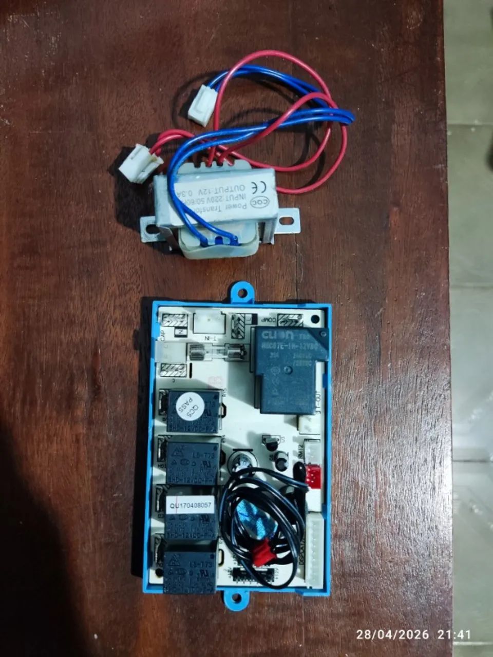 KIT PLACA ELETRÔNICA UNIVERSAL COM CONTROLE REMOTO PISO/TETO - Foto 3