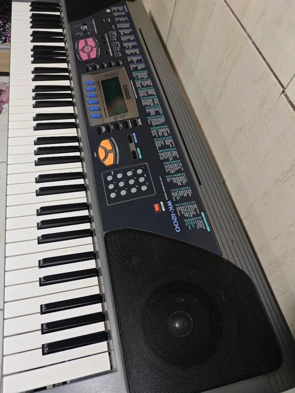 Teclado casio wk 1200 de 73 teclas funcionando perfeitamente  - Foto 5
