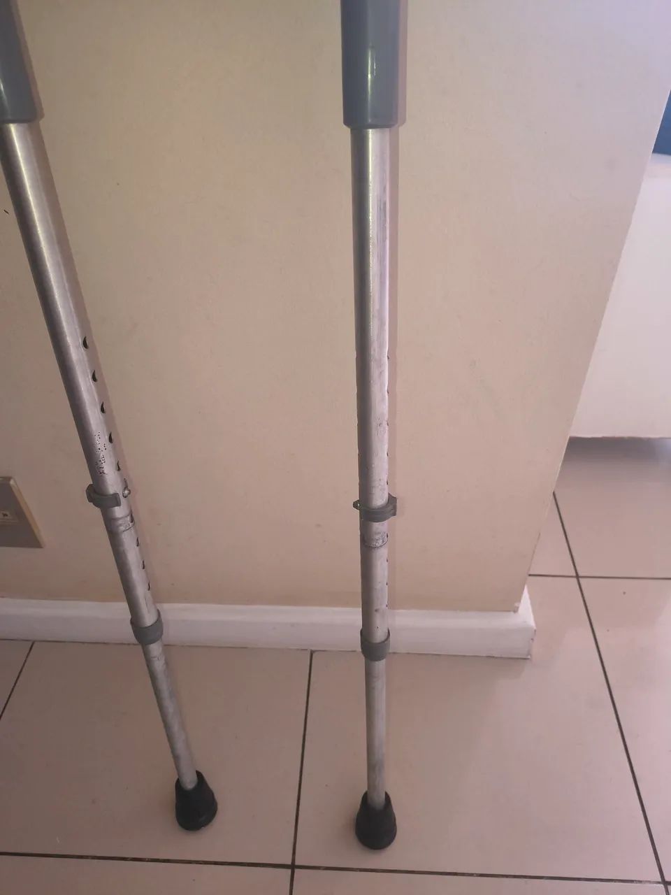 Par de Muletas _ Aluminio - Foto 3