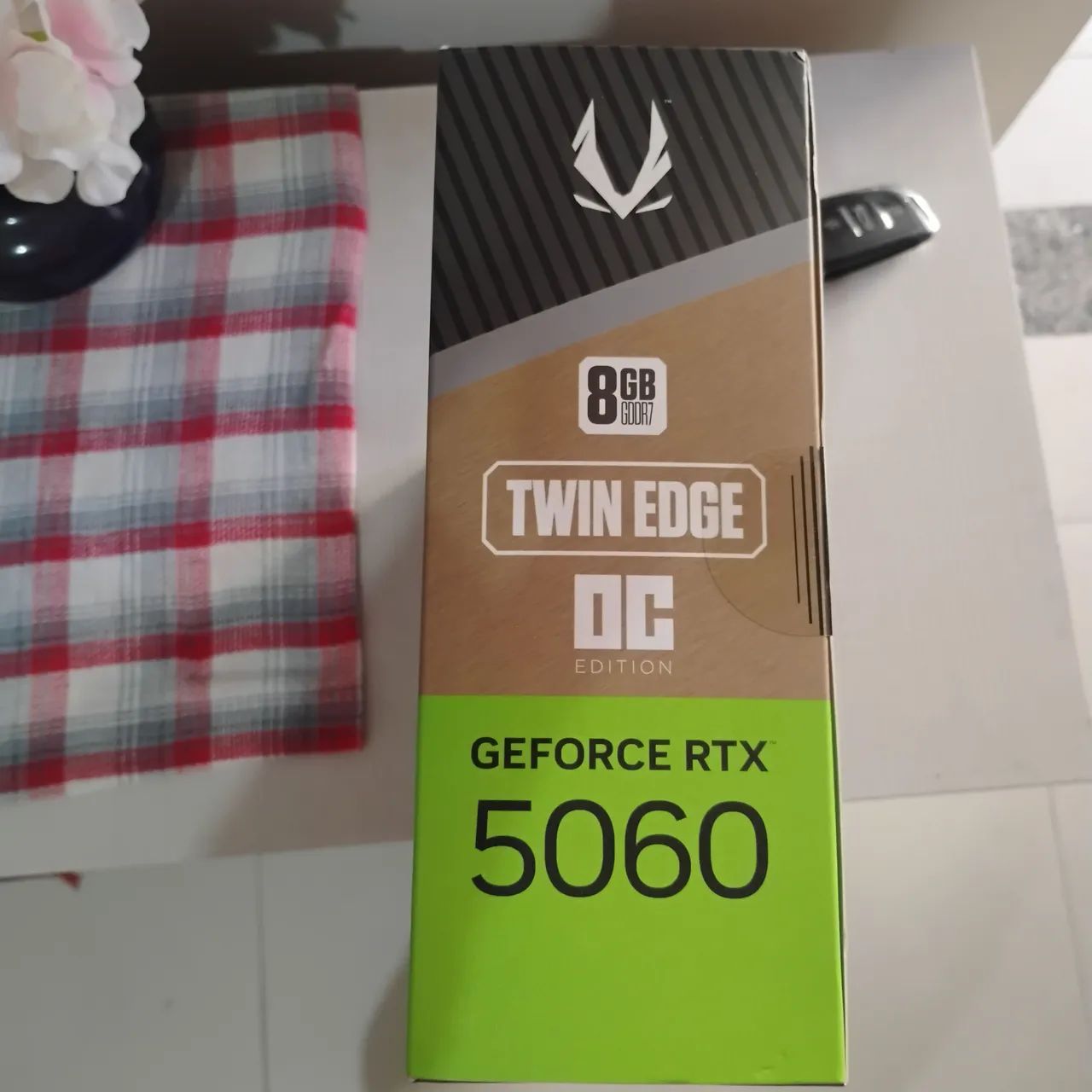 Geforce RTX5060 Zotac 8GB - Foto 2